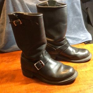 Motorcycle boots.. nonslip with comfortable fit and oil resistant. USA made